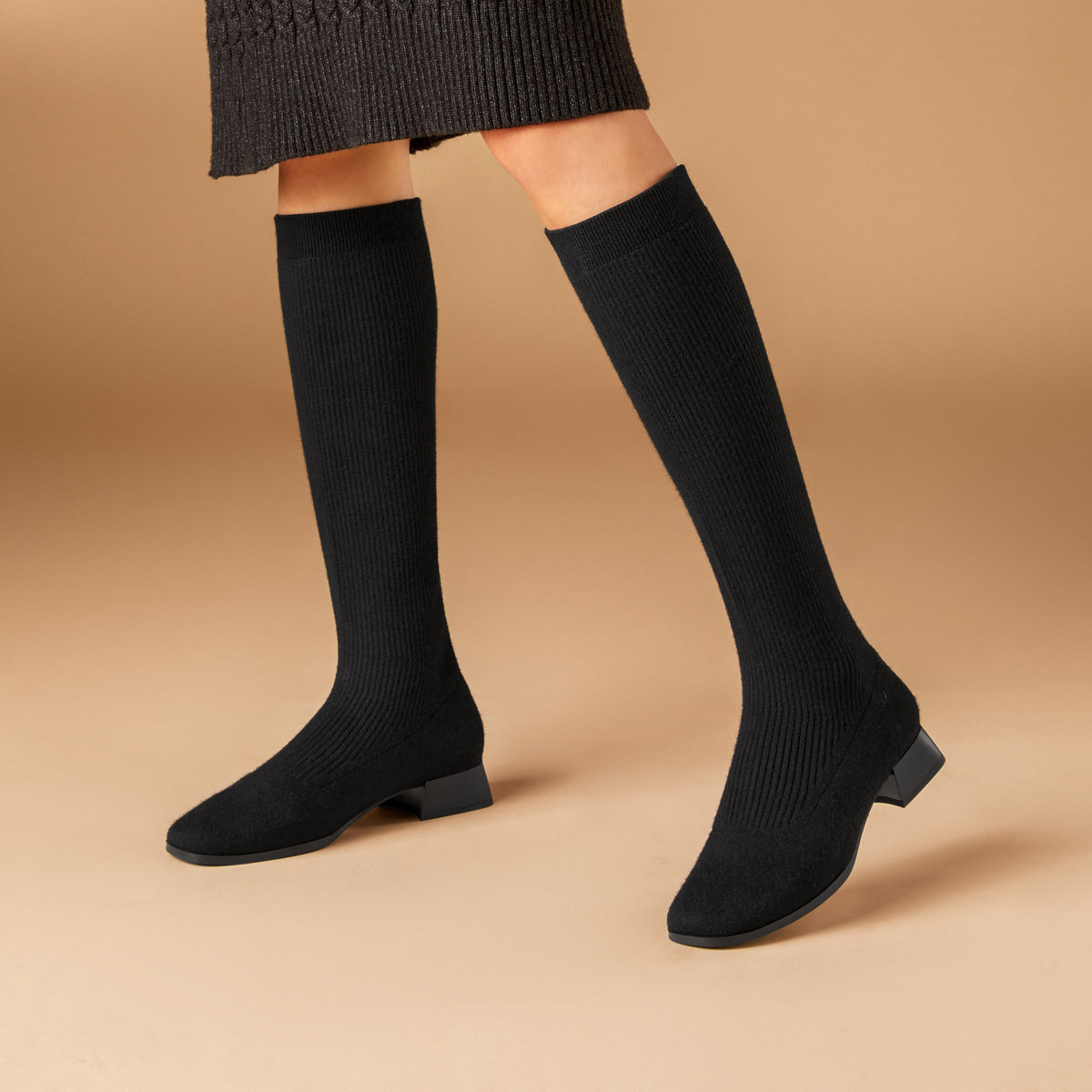 特価安い【値下】vivaia [Tara] ウール製 スクエアトゥ ミッドカーフ ブーツ 靴