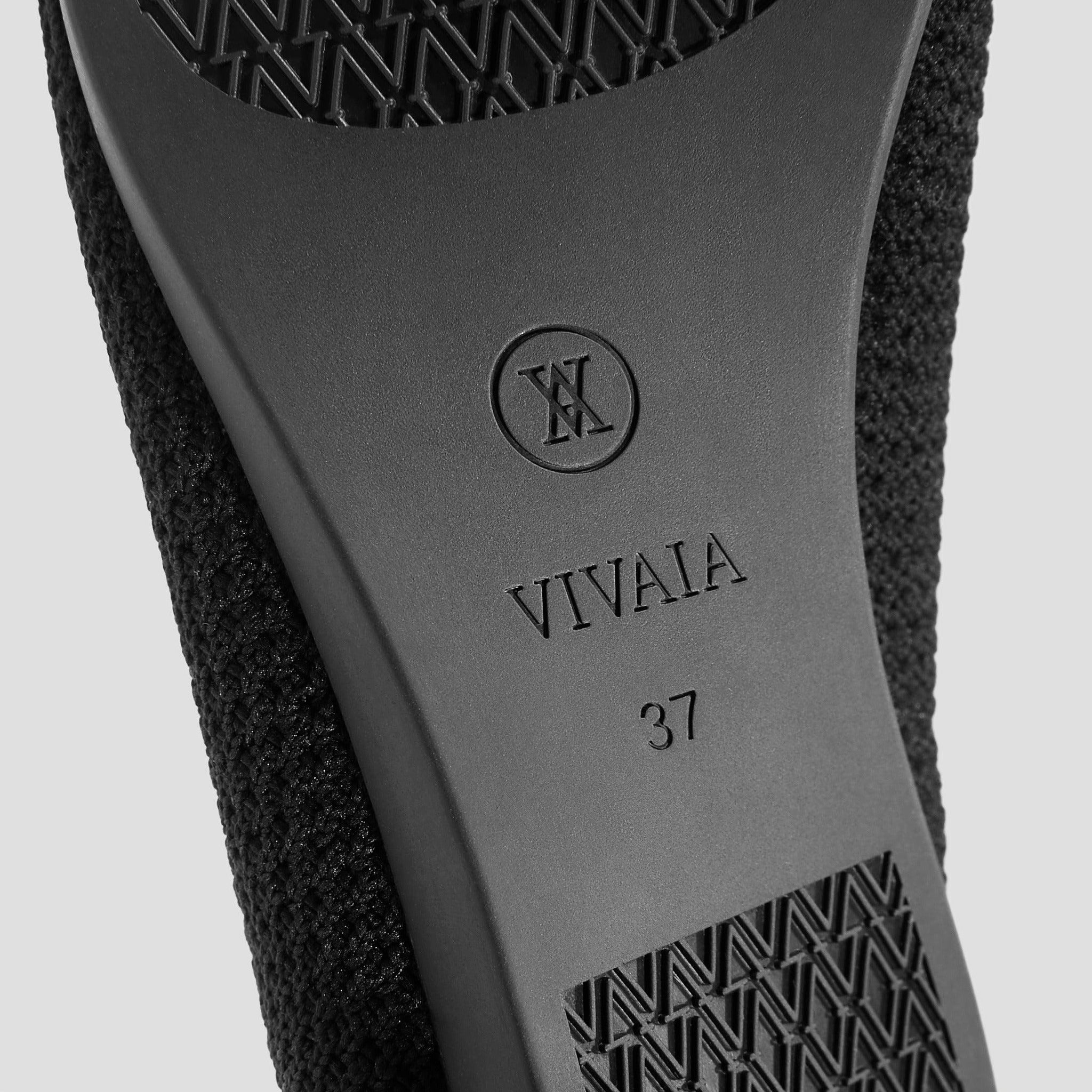 [Aria 5°] Pointed toe, water-repellent, flat shoes