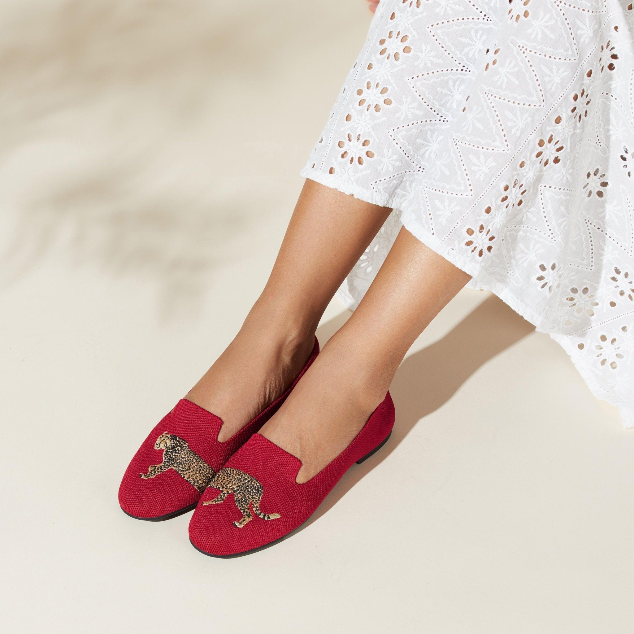 [Audrey] Round toe Animal Embroidered Loafers