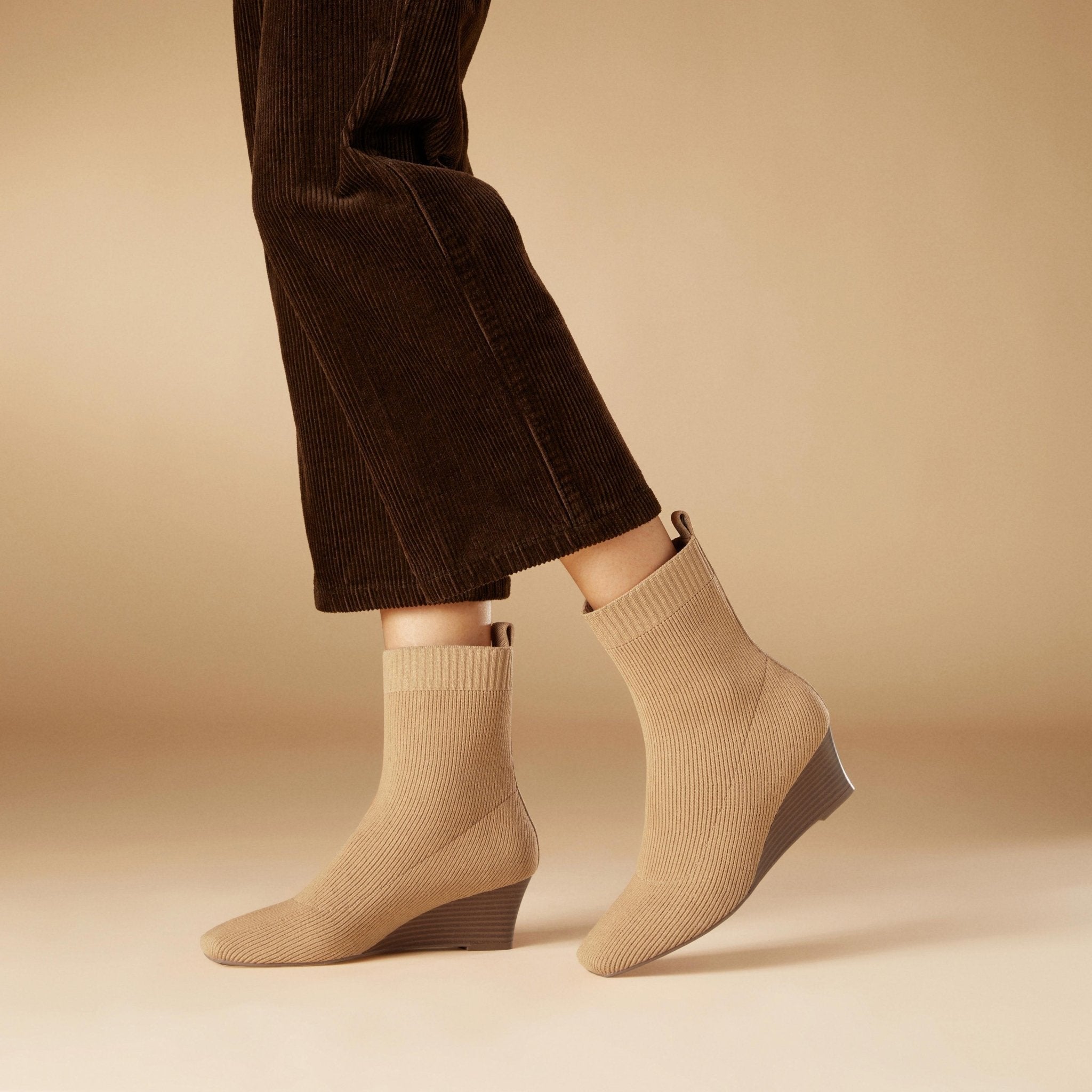 [Margot Wedge Bootie] スクエアトゥ 撥水加工 ウェッジ ショートブーツ