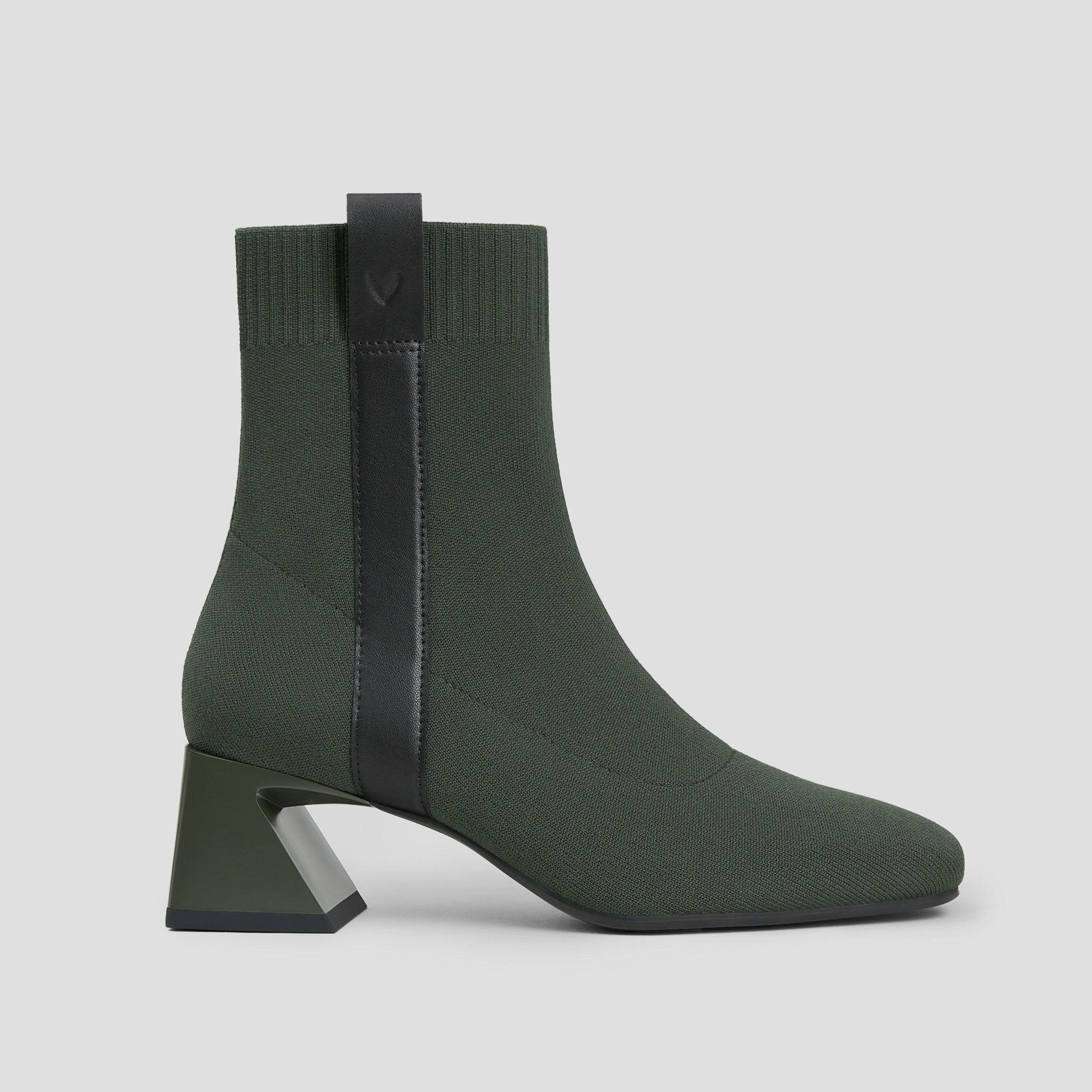 [Rafaella] Square toe with strap, water-repellent, short boots