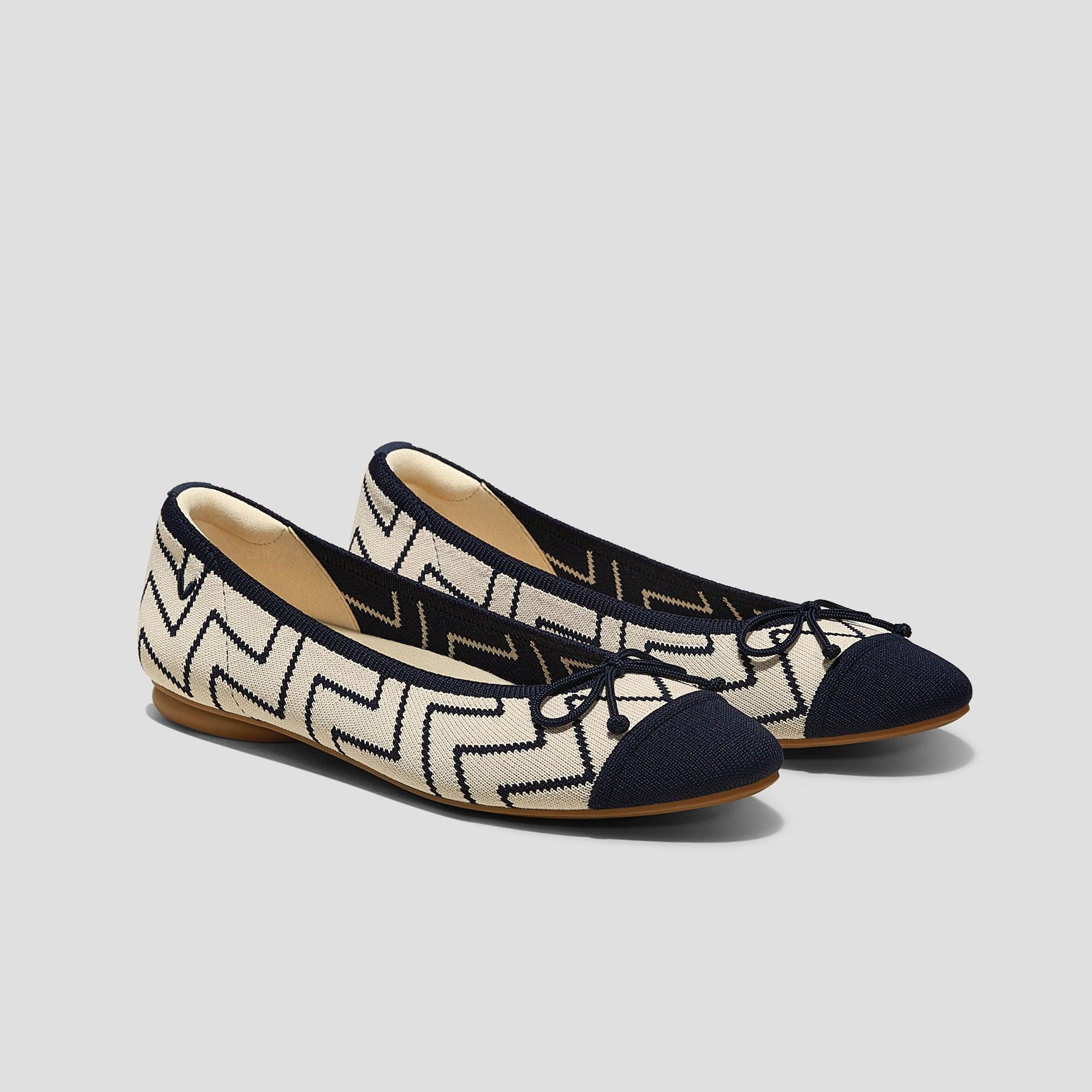[Tiana] Almond toe flat shoes
