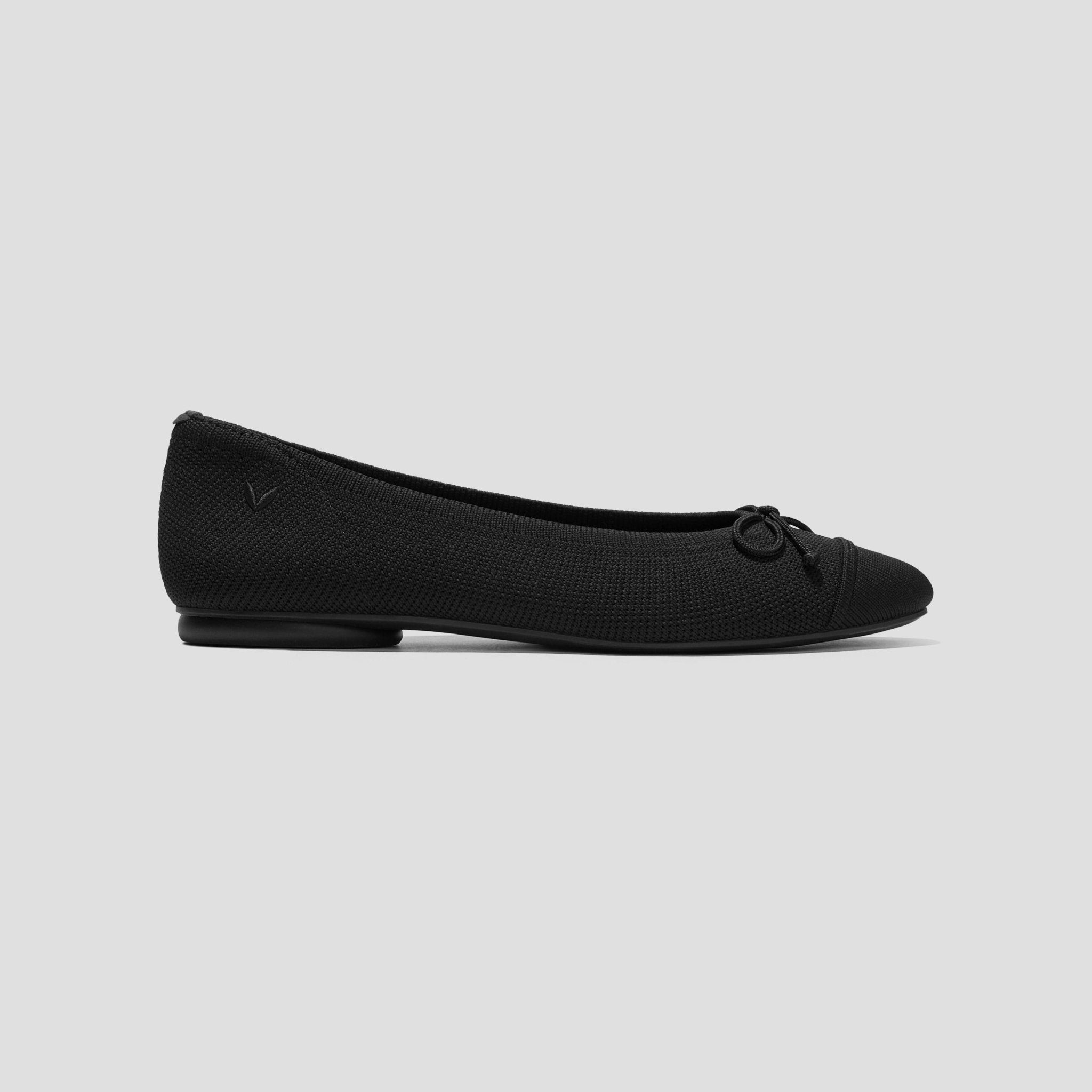 [Tiana] Almond toe flat shoes
