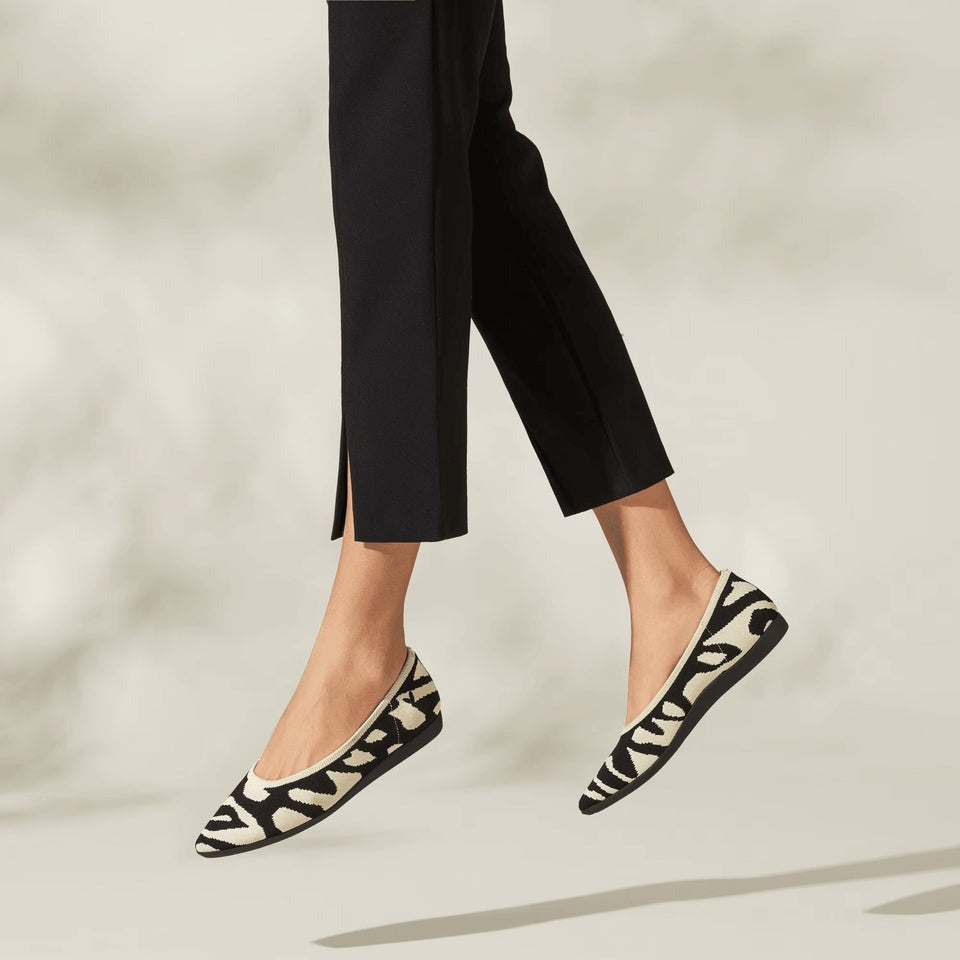 [Aria Walker Super Water Repellent] Pointed Toe Ultra-Lightweight Thick Sole Flat Shoes