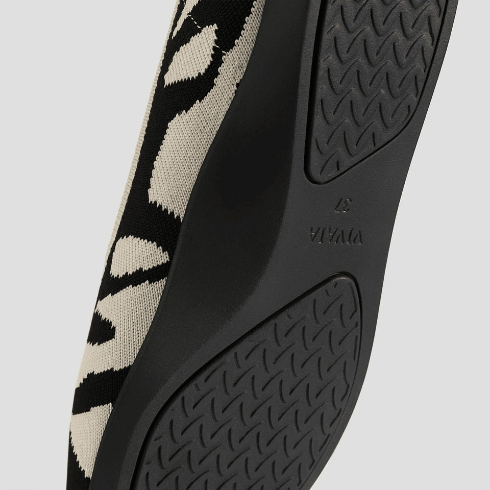 [Aria Walker Super Water Repellent] Pointed Toe Ultra-Lightweight Thick Sole Flat Shoes