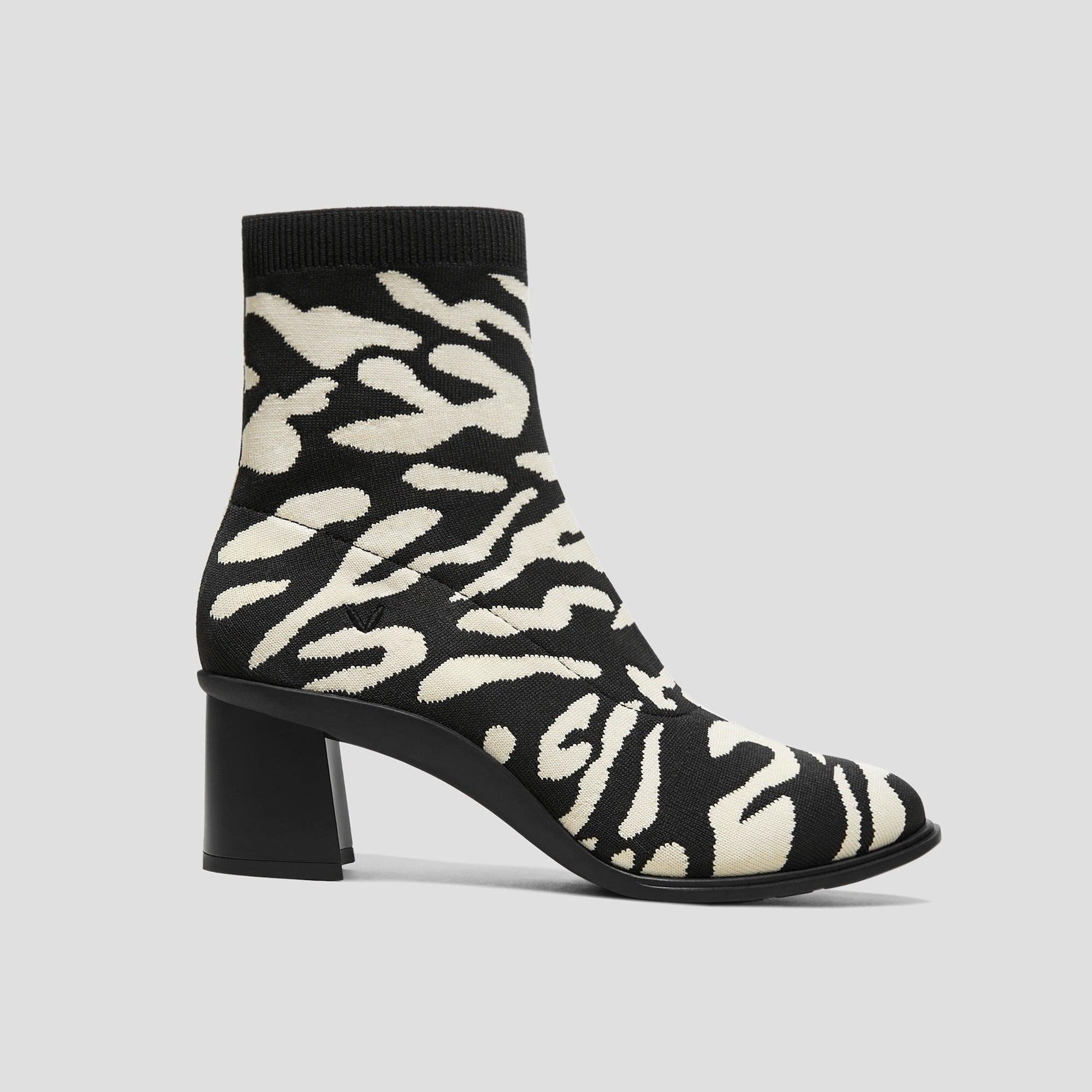 [Amanda] アーモンドトゥ 撥水加工 ランニングヒールブーツ