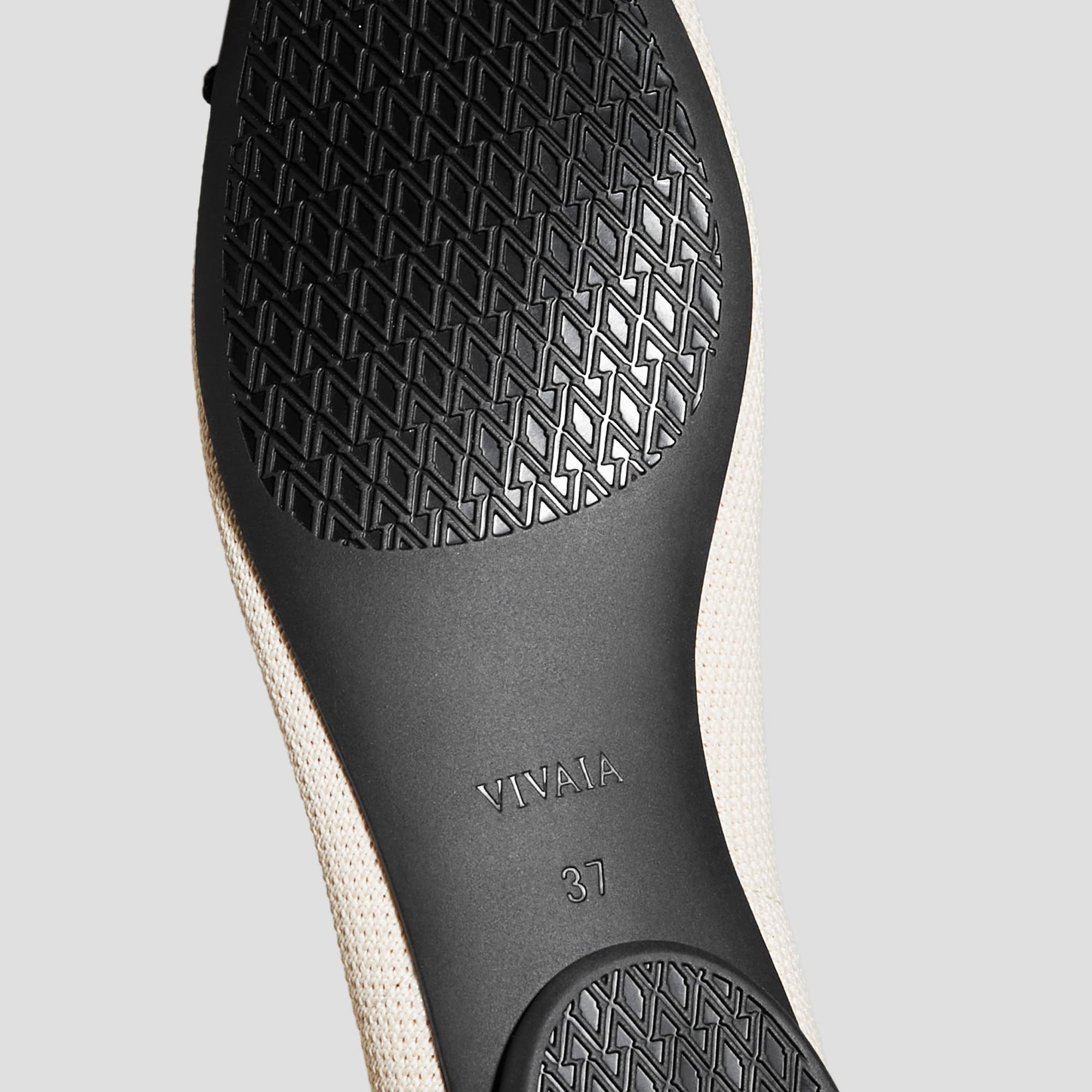 [Tiana] Almond toe flat shoes