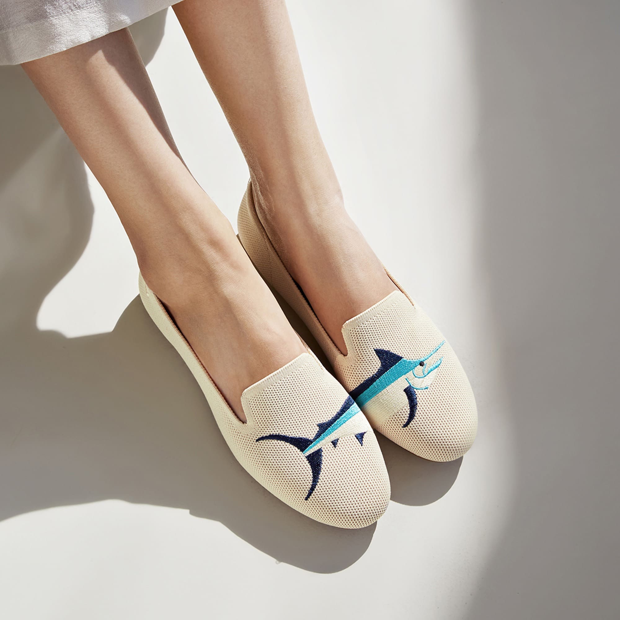 [Audrey] Round toe Animal Embroidered Loafers