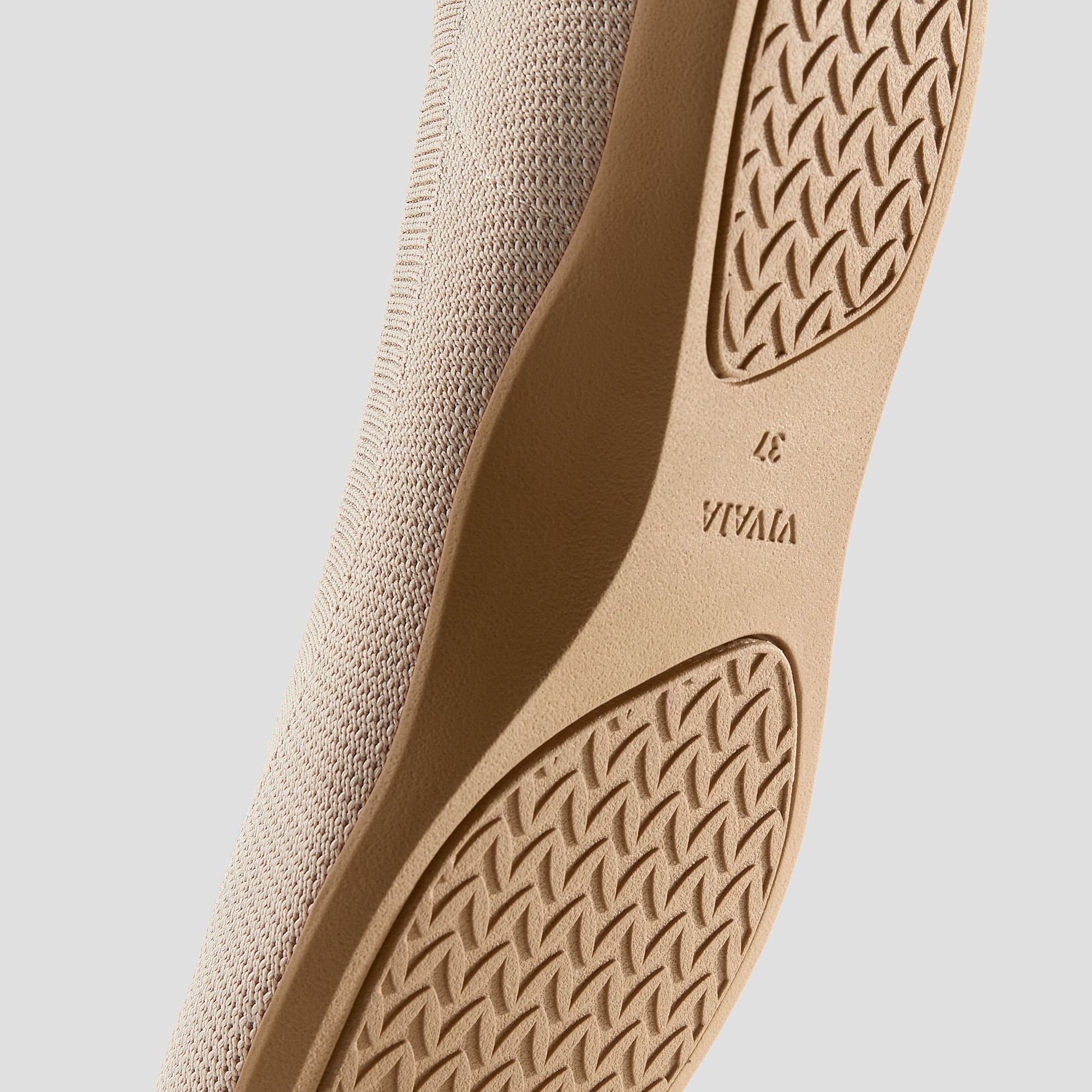 [Claire Walker Super Water Repellent] Round Toe Ultra Lightweight Thick Sole Flat Shoes