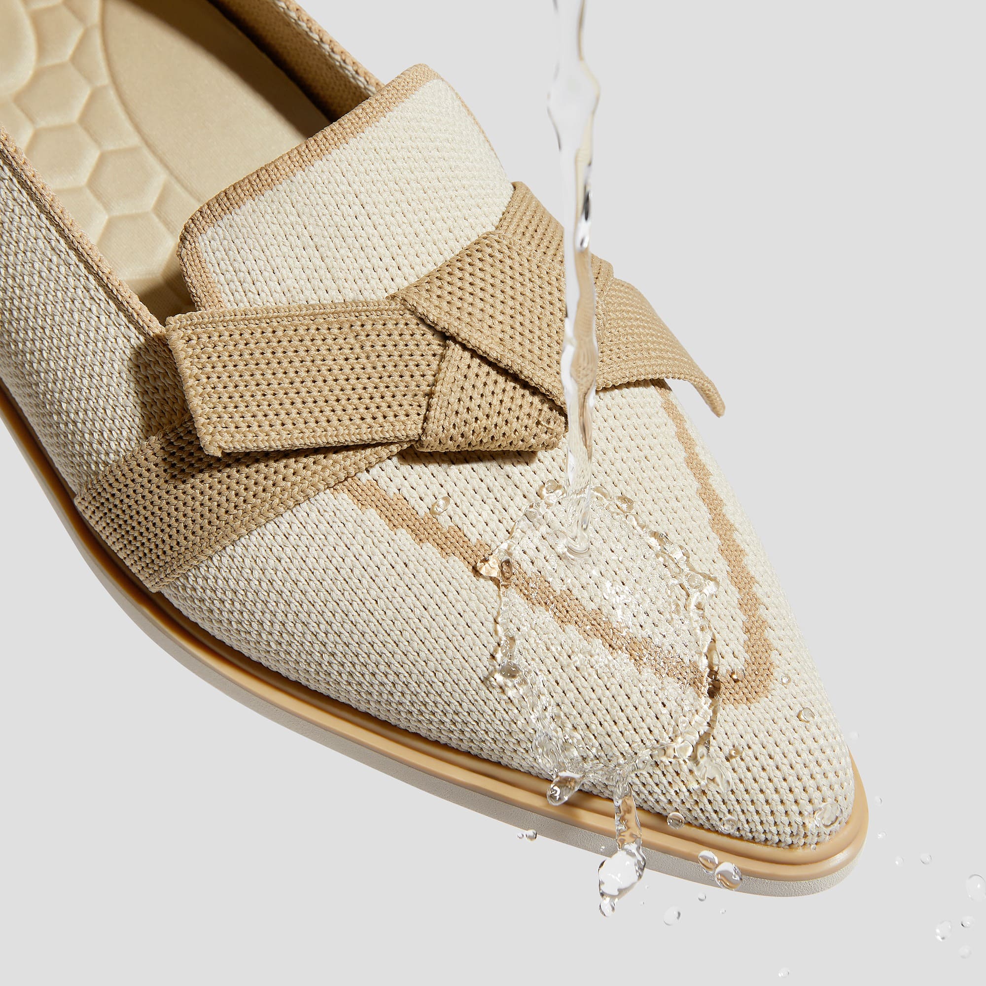 [Valentina] Water-repellent pointed toe with ribbon loafers