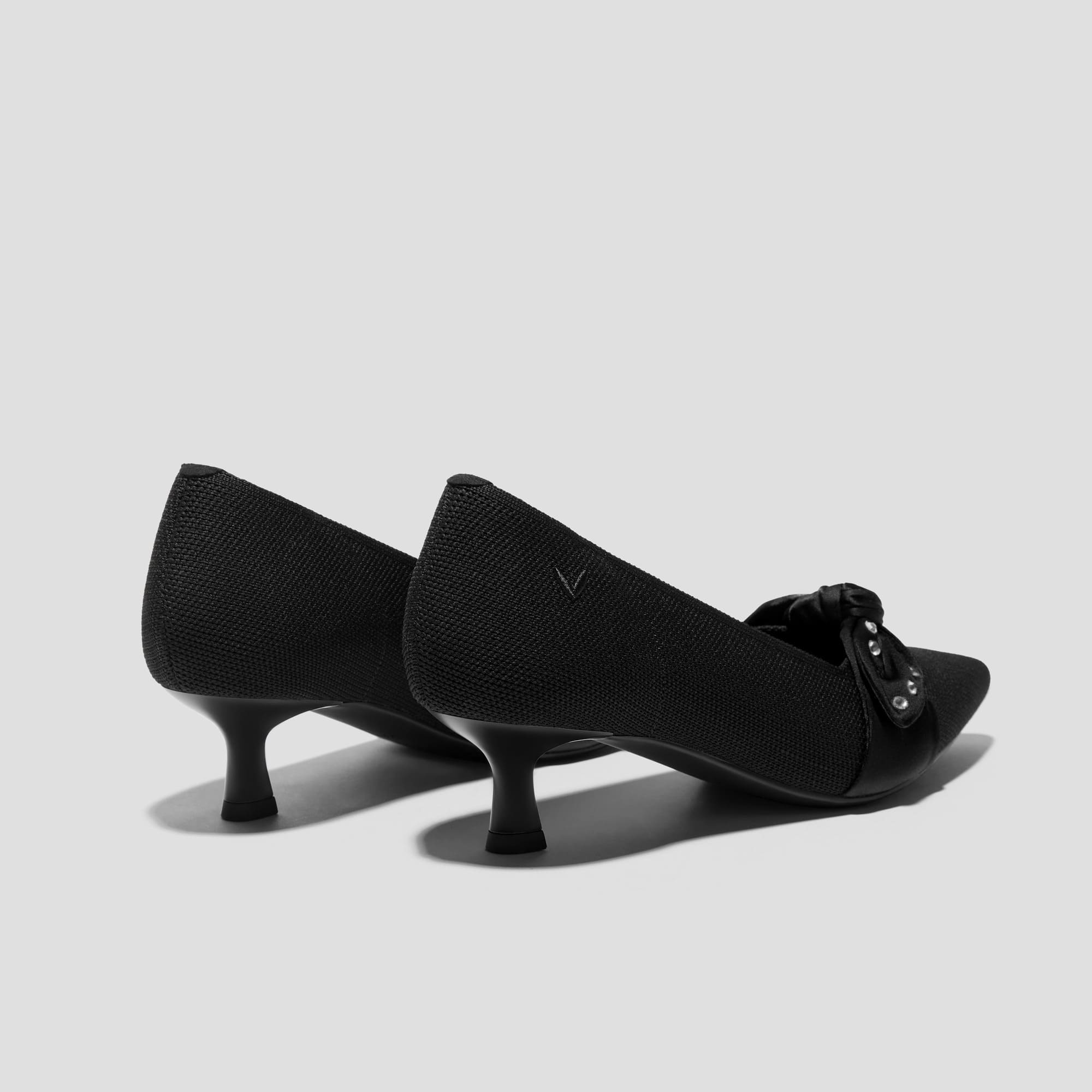[Sasha] Pointed toe with ribbon kitten heel