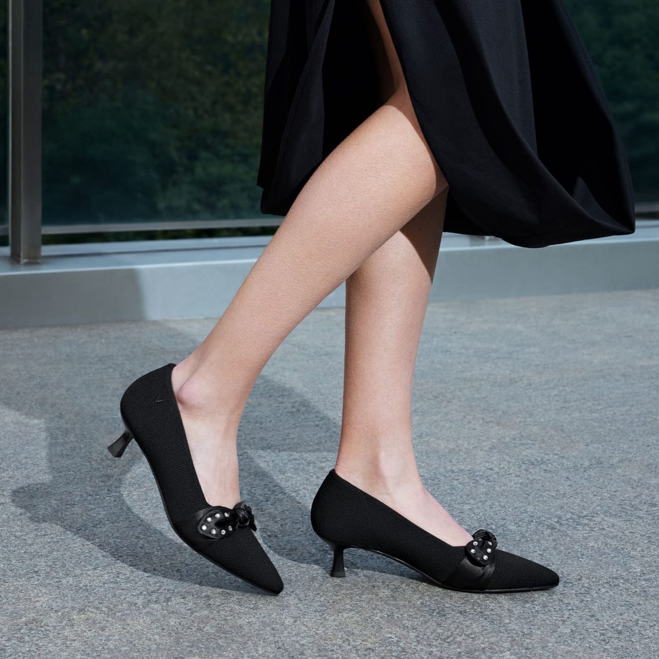 [Sasha] Pointed toe with ribbon kitten heel