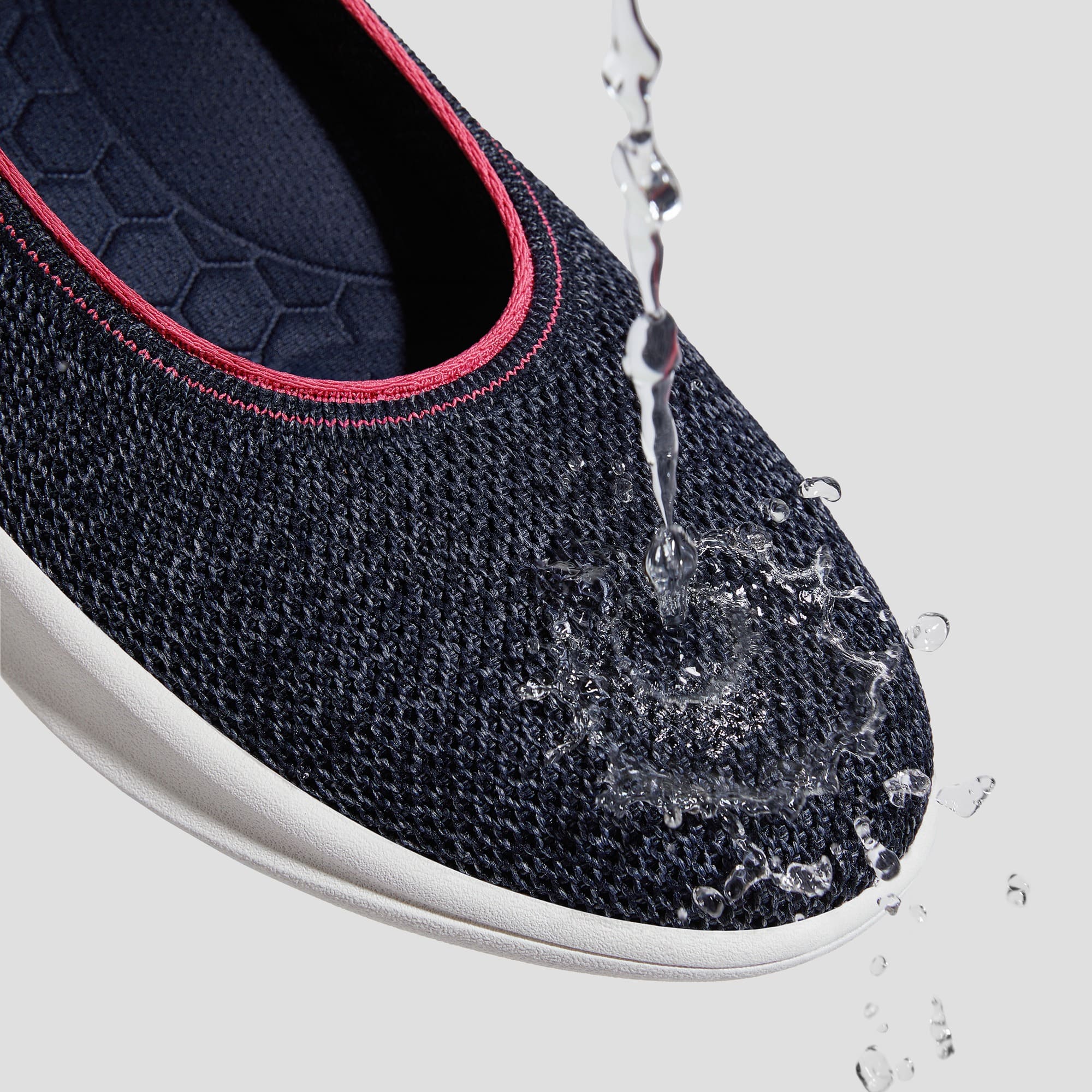 [Walker Pro Izabel] Water-repellent round toe sneakers, flat