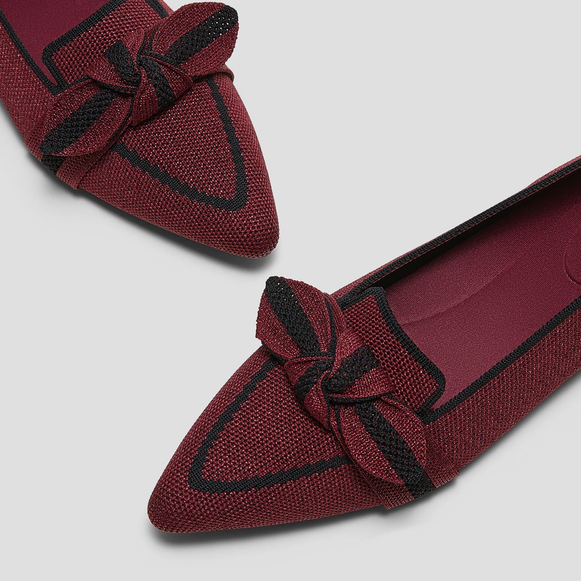[Michelle] Pointed toe loafers with ribbon