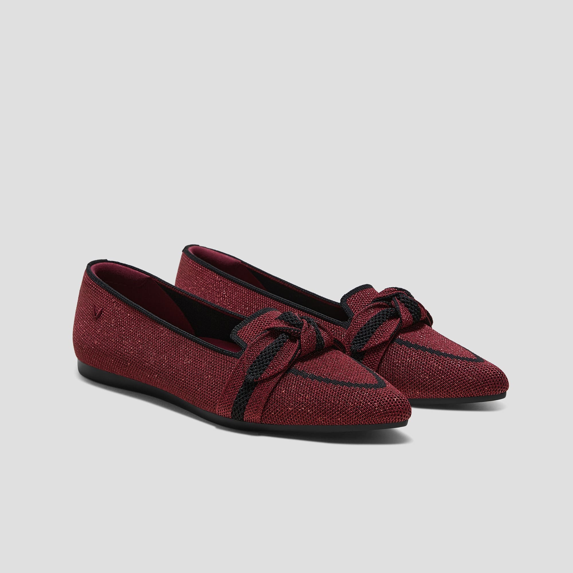 [Michelle] Pointed toe loafers with ribbon