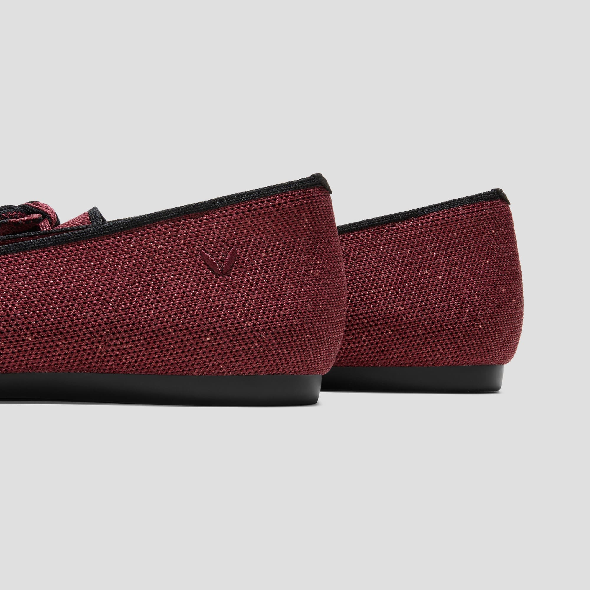 [Michelle] Pointed toe loafers with ribbon
