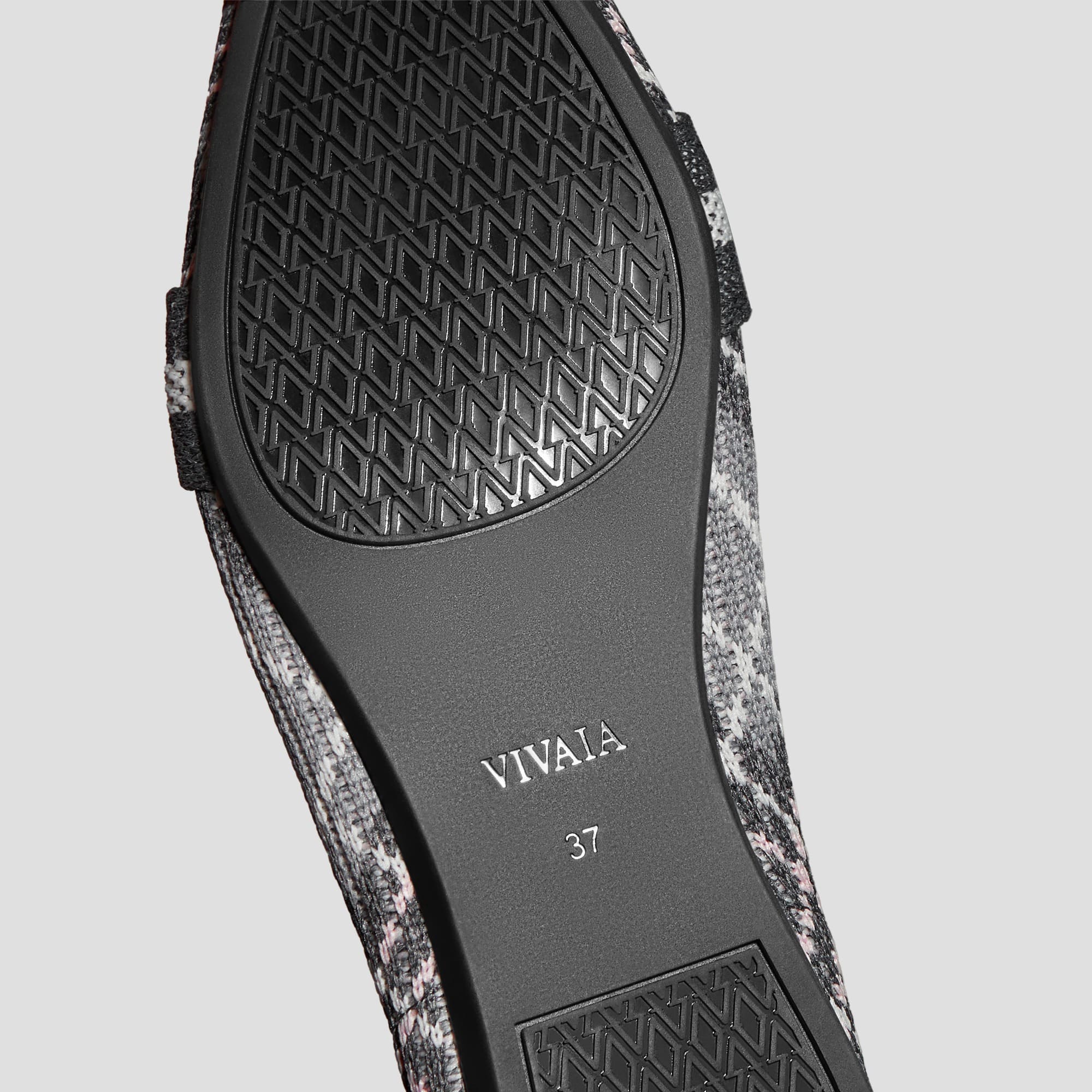 [Michelle] Pointed toe loafers with ribbon
