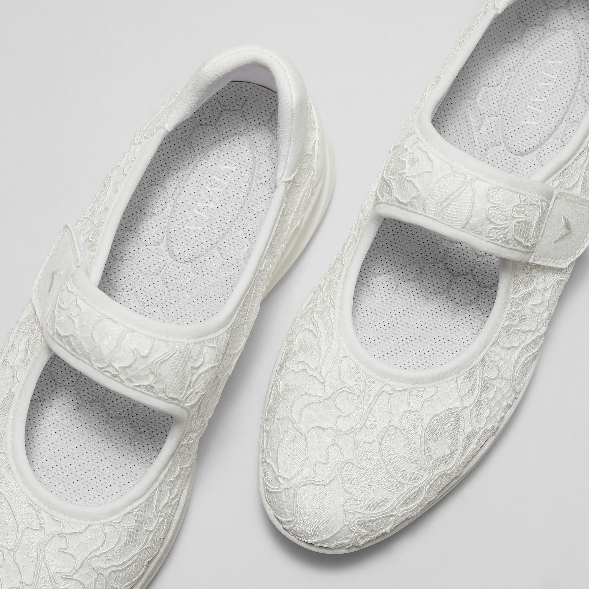 [Ivee] Round toe recycled nylon Mary Jane sneakers flat 