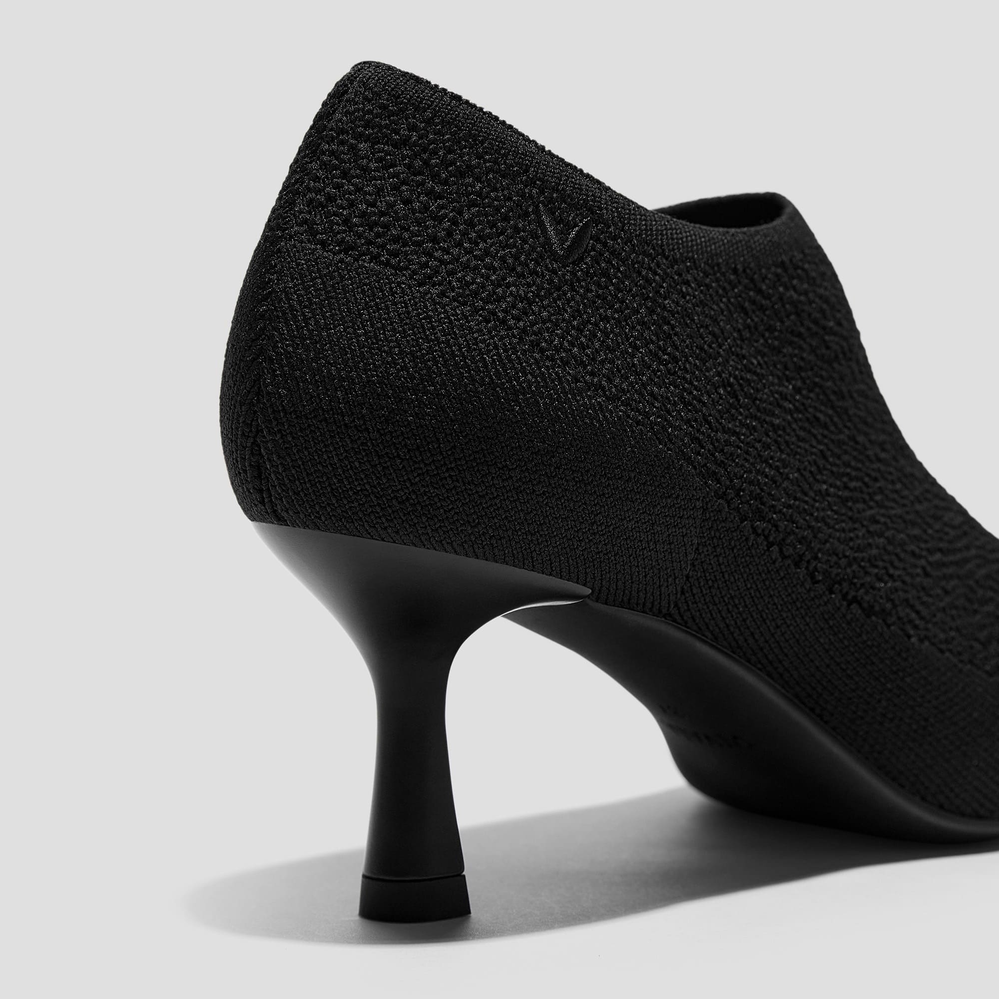 [Alana] ポインテッドトゥ ミッドヒールブーツ