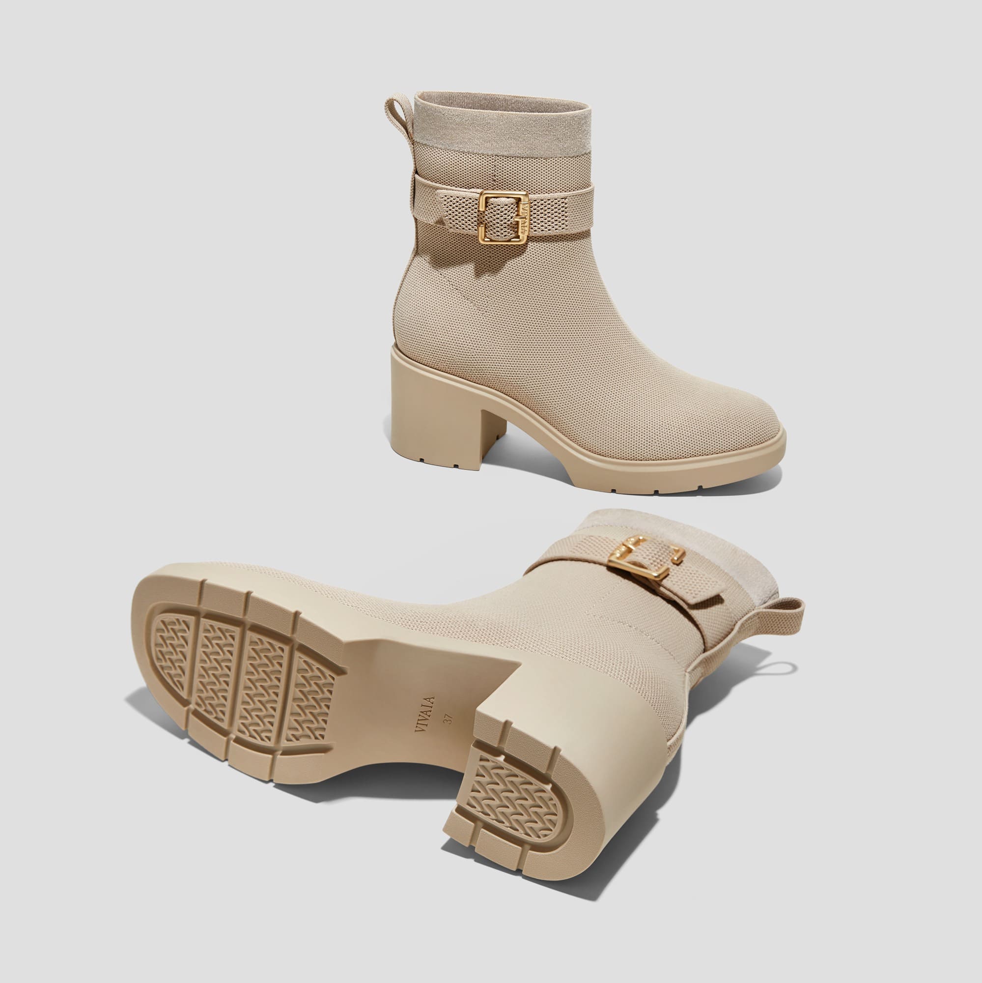 [Gisella] スクエアトゥ 撥水加工 ヒールブーツ