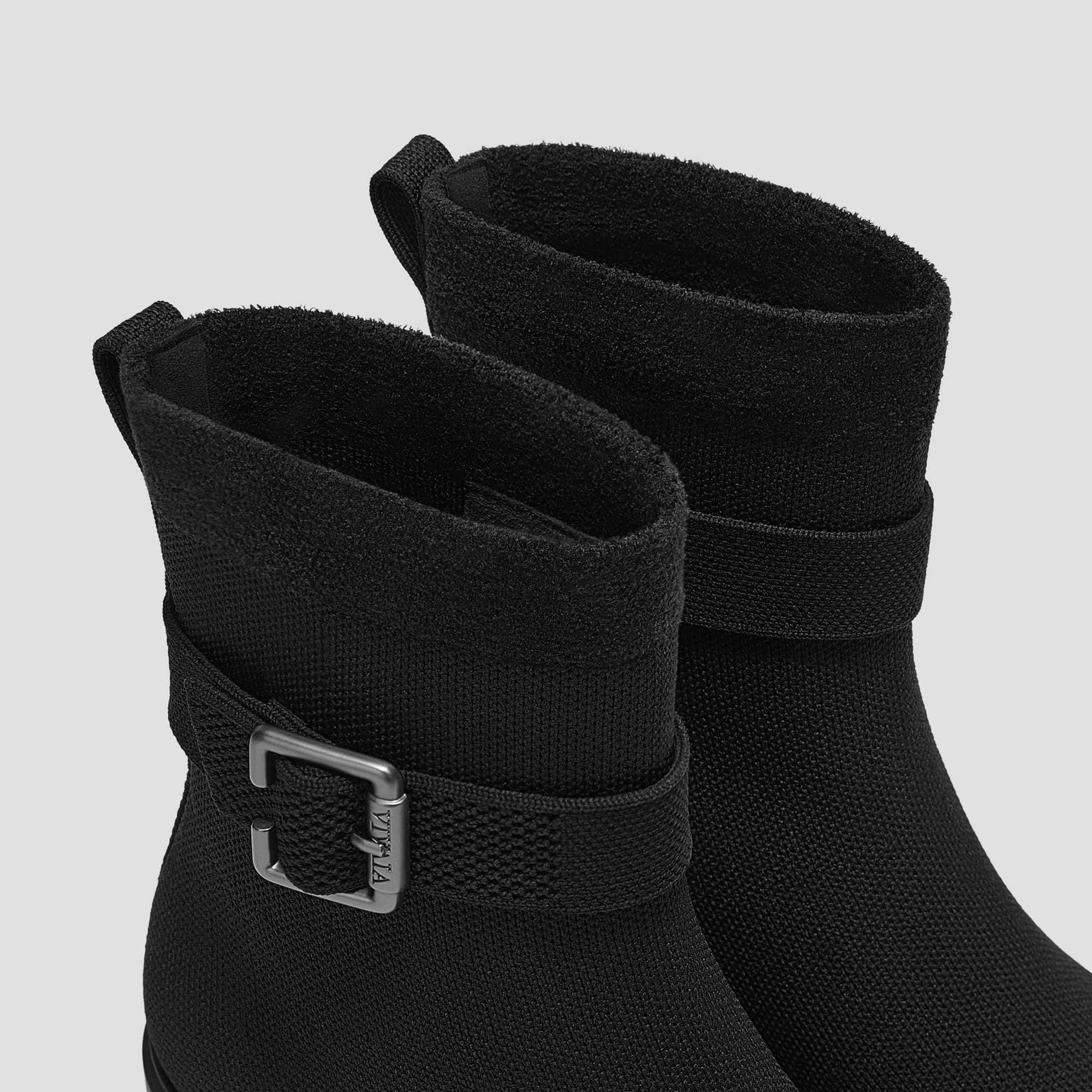 [Gisella] スクエアトゥ 撥水加工 ヒールブーツ