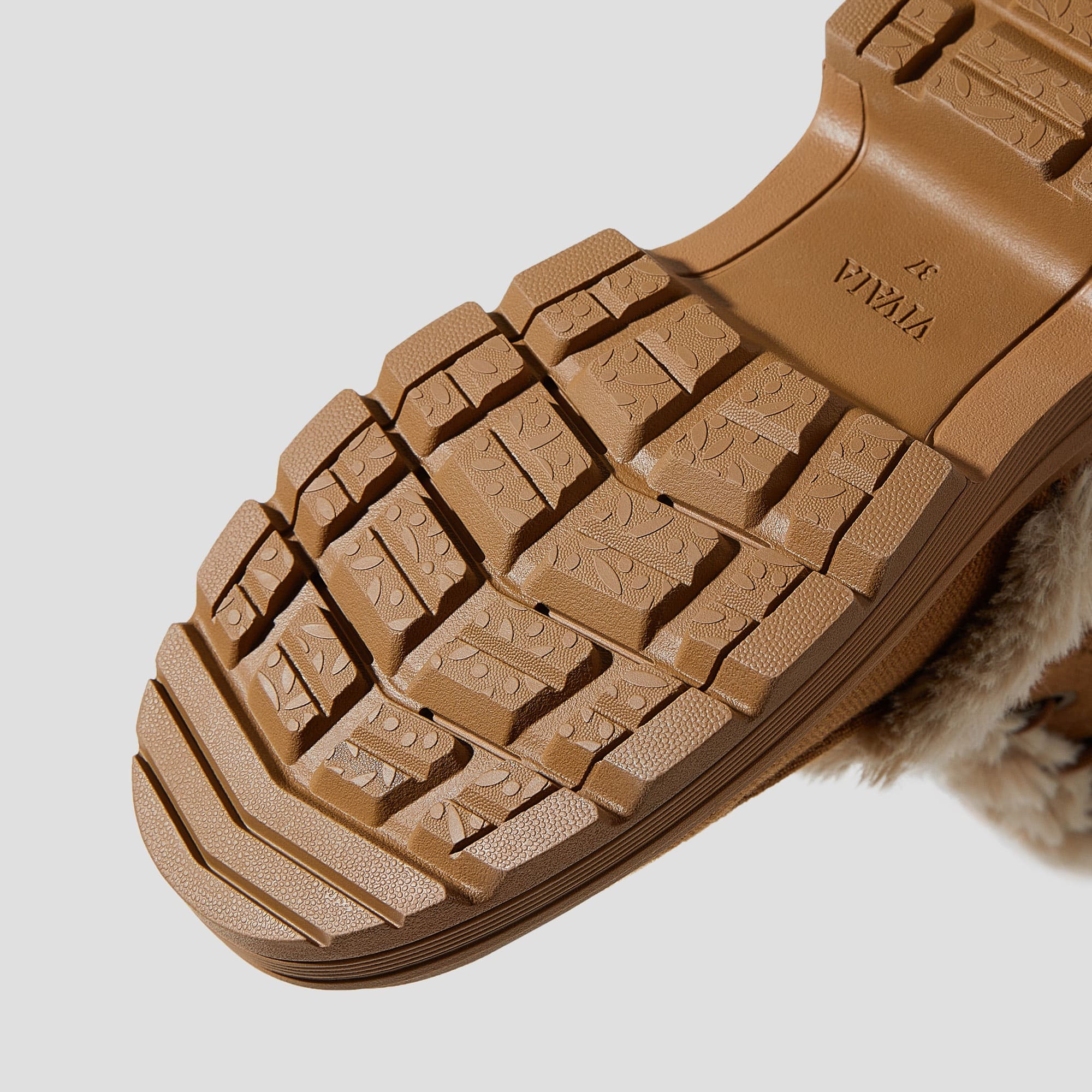 [Terry] ラウンドトゥ 撥水加工 軽量保温ブーツ