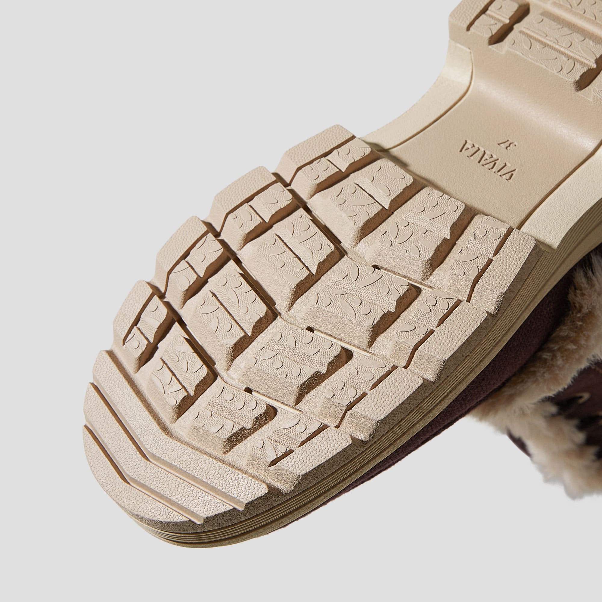 [Terry] ラウンドトゥ 撥水加工 軽量保温ブーツ