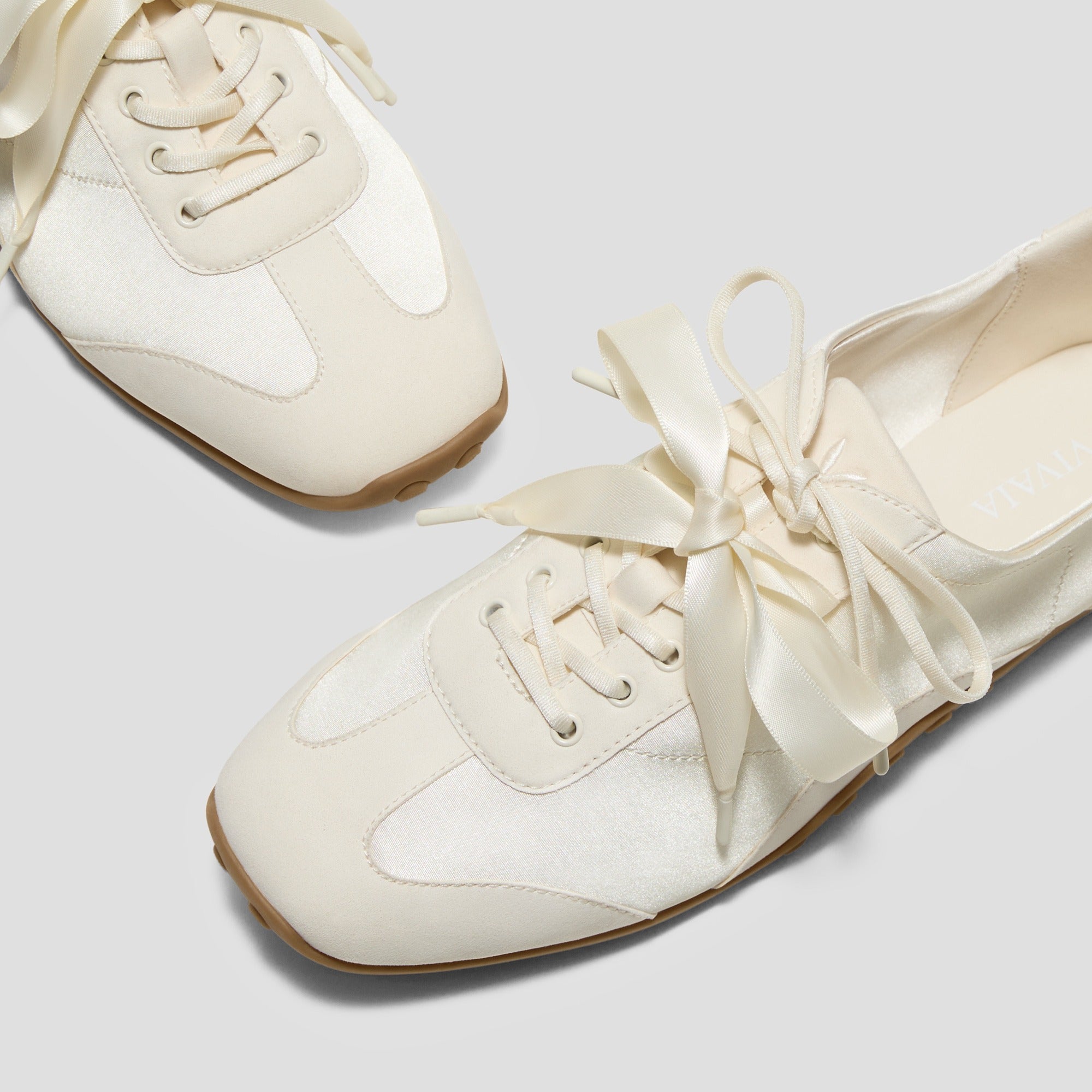 Carol] スクエアトゥ ジョガー スニーカーリーナ – VIVAIA JAPAN