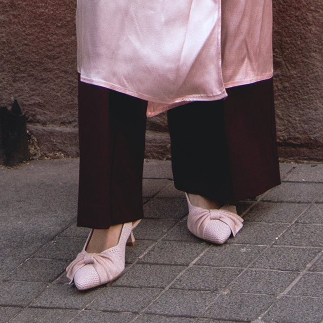 [Sanna] ポインテッドトゥ リボン付き スリングバック パンプス