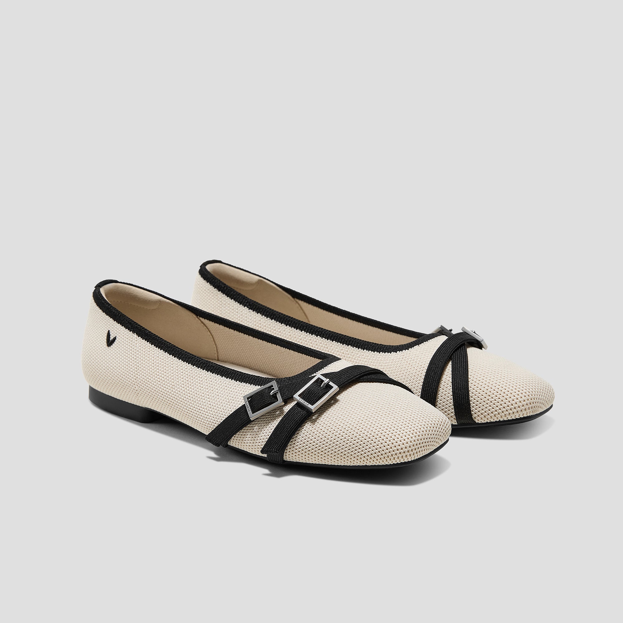 フラット – VIVAIA JAPAN