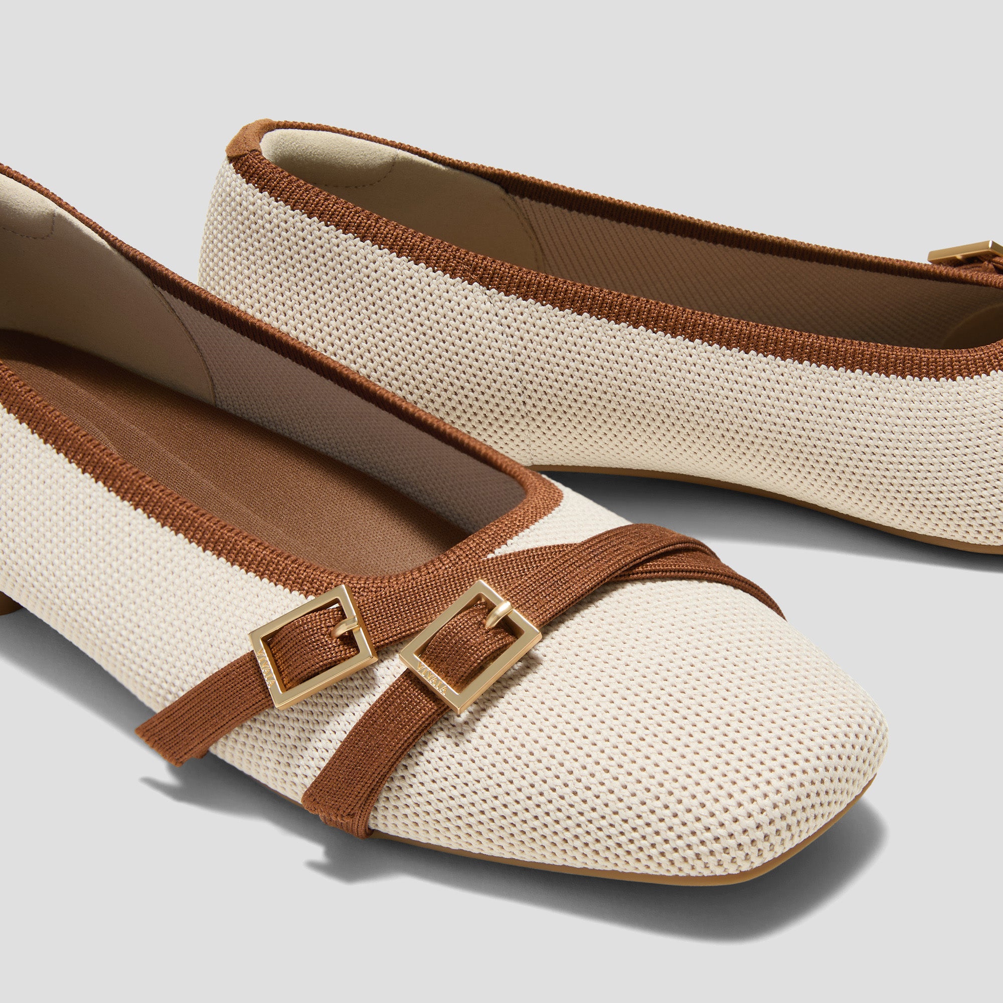 Madison Mariela フラットシューズ Marah] スクエアトゥ Margot™ クロスストラップ フラットシューズ