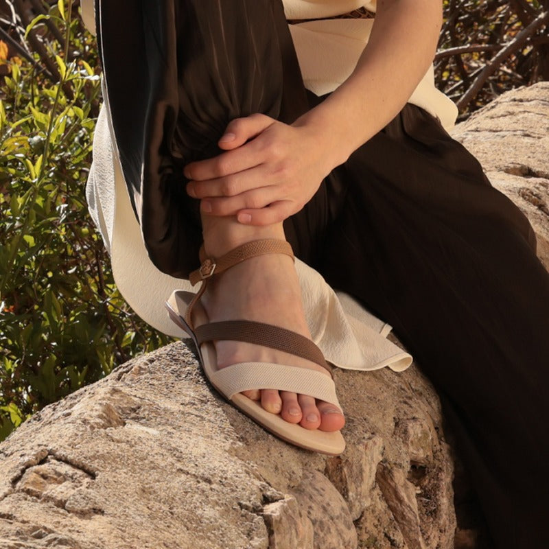 [Demi] AdaptAll™ フラットサンダル