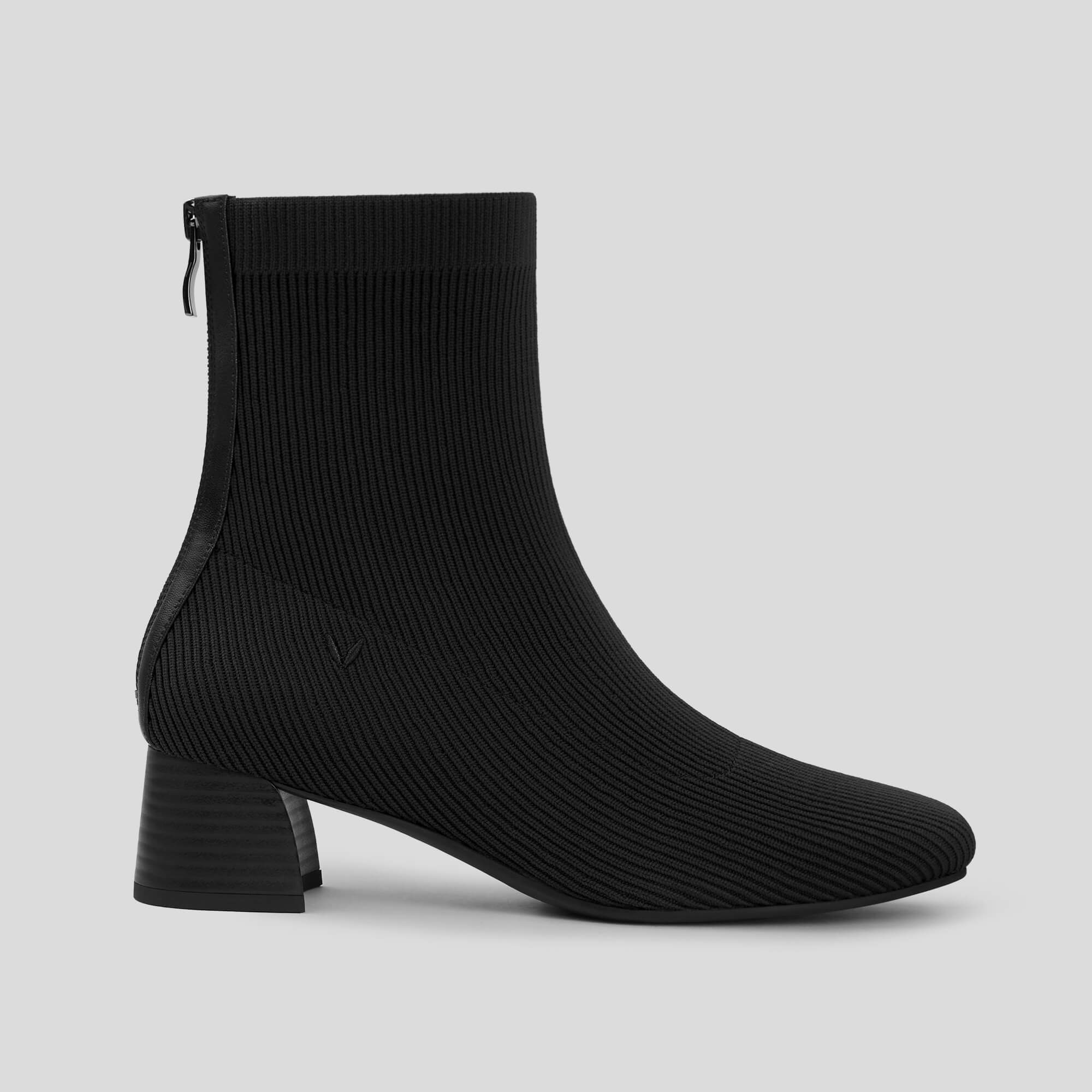 [Marcella] スクエアトゥ 撥水加工 バックファスナー付き ショートブーツ