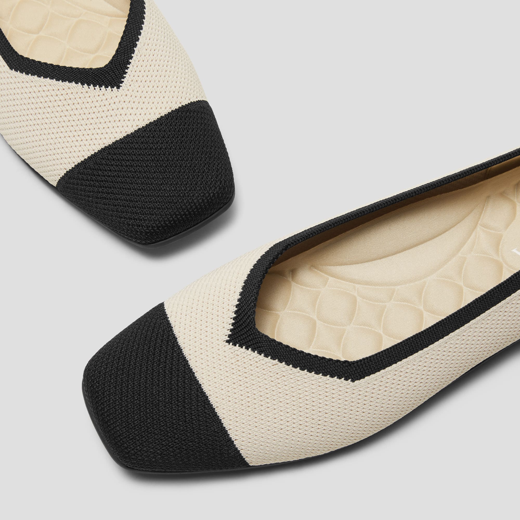 [Margot Walker Super Water Repellent] Square Toe Ultra Lightweight Thick Sole Flat Shoes