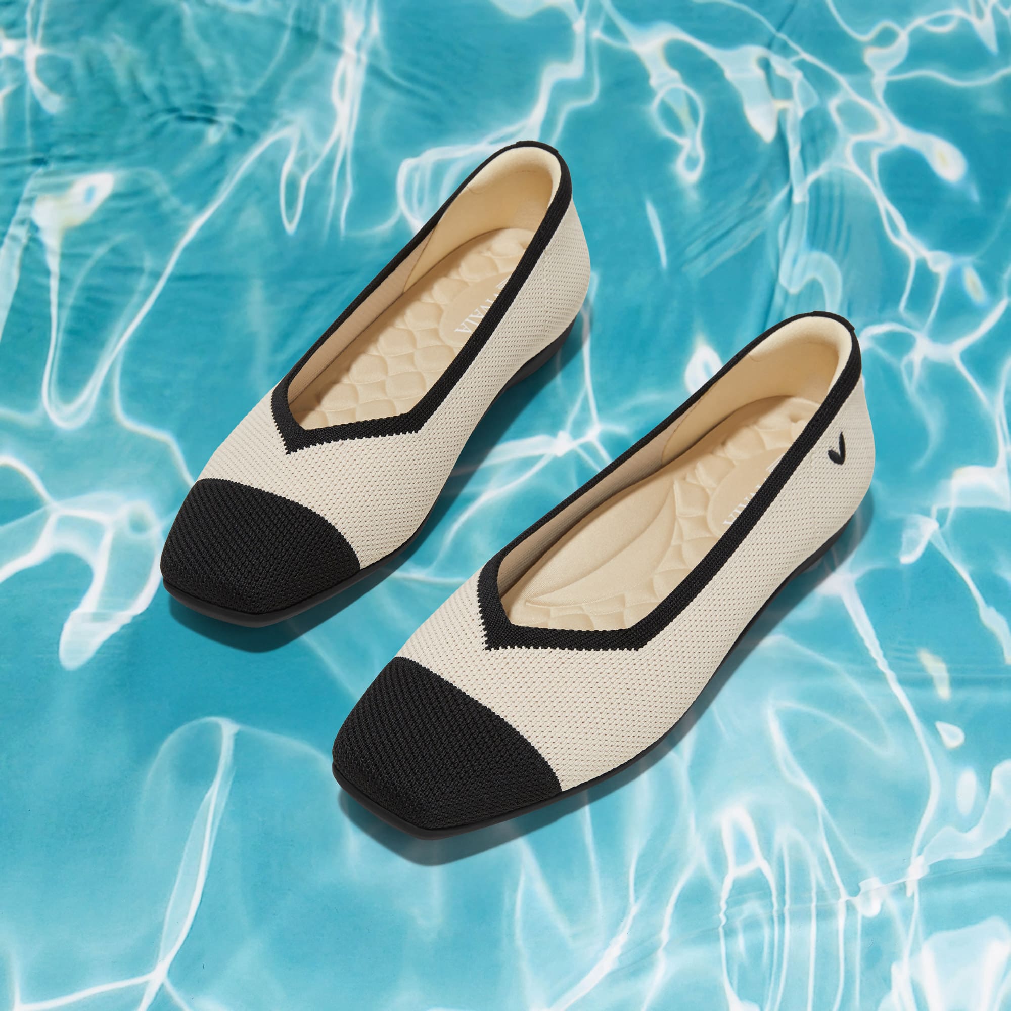[Margot Walker Super Water Repellent] Square Toe Ultra Lightweight Thick Sole Flat Shoes