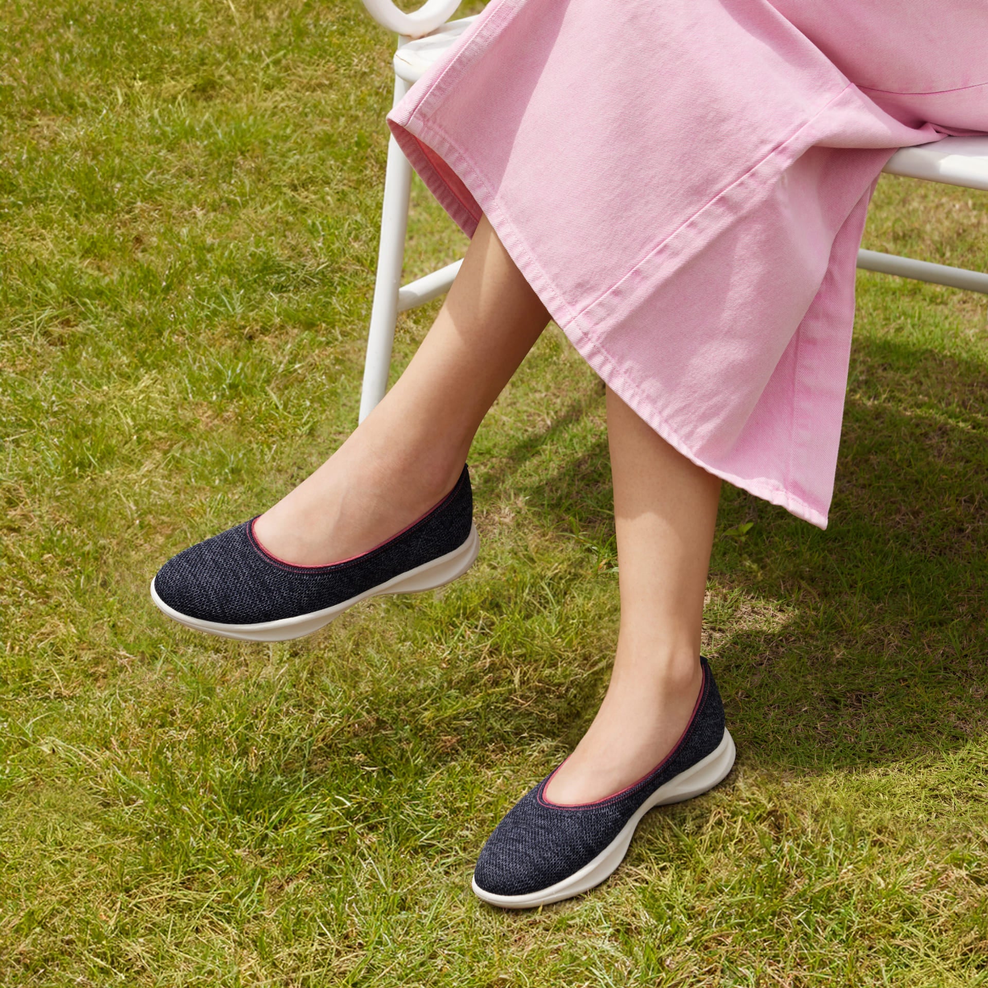 [Walker Pro Izabel] Water-repellent round toe sneakers, flat